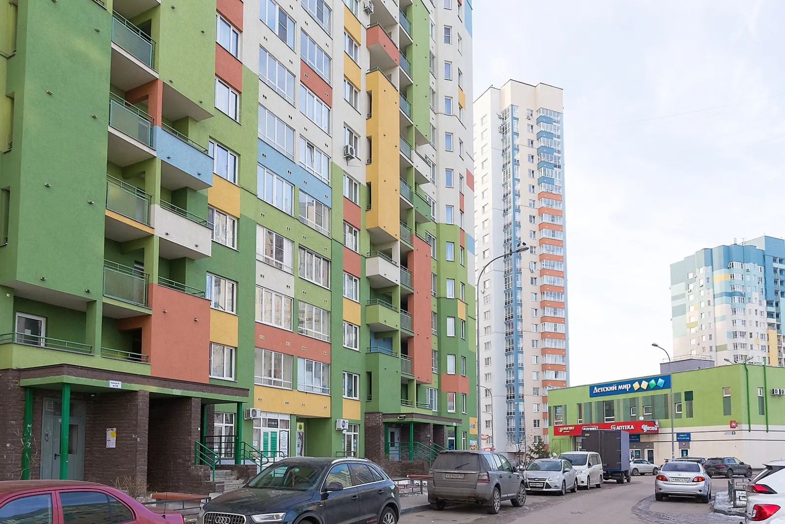 Апартаменты двухкомнатные с видом на Волгу на ул.К.Маркса 44, м.Стрелка. Сова-Дом