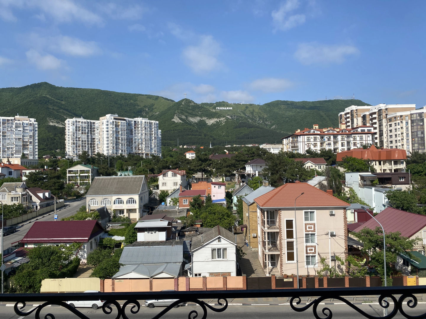 Апартаменты с Видом на Горы в Жк Изумрудный Город