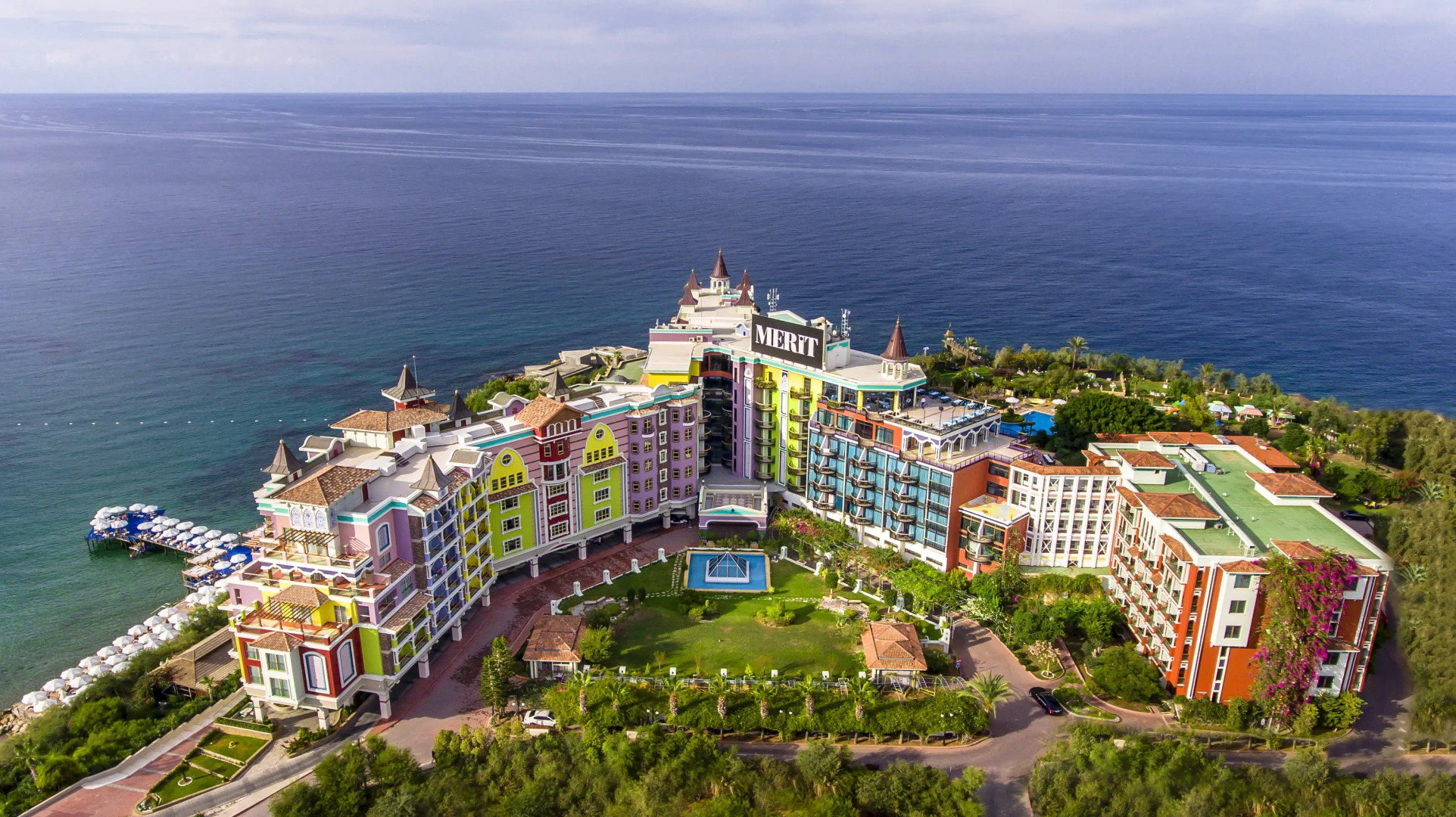 Отель Merit Crystal Cove Casino & SPA