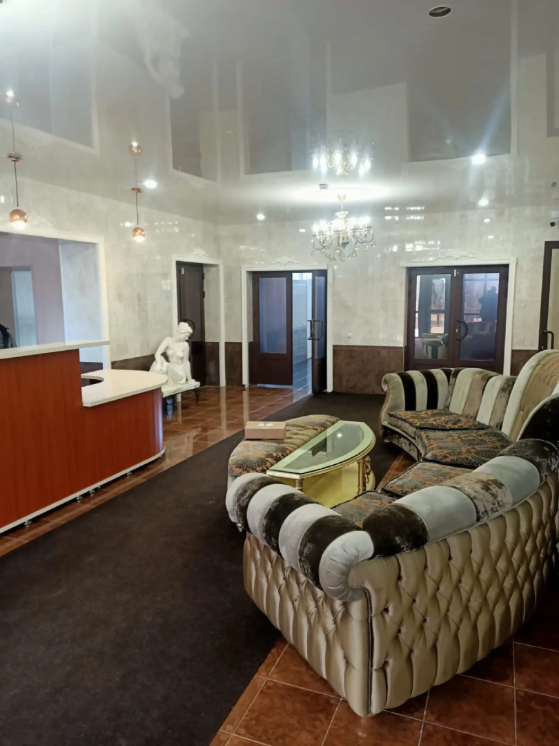 Отель на радужной