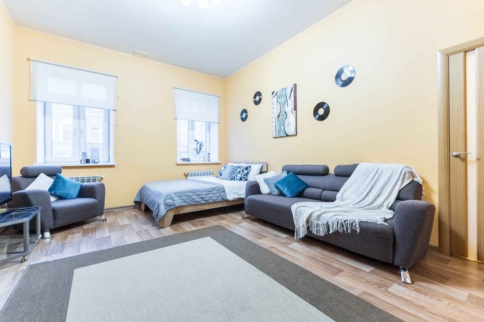 Апартаменты Comfort Home на 10 гостей на Карла Маркса 39