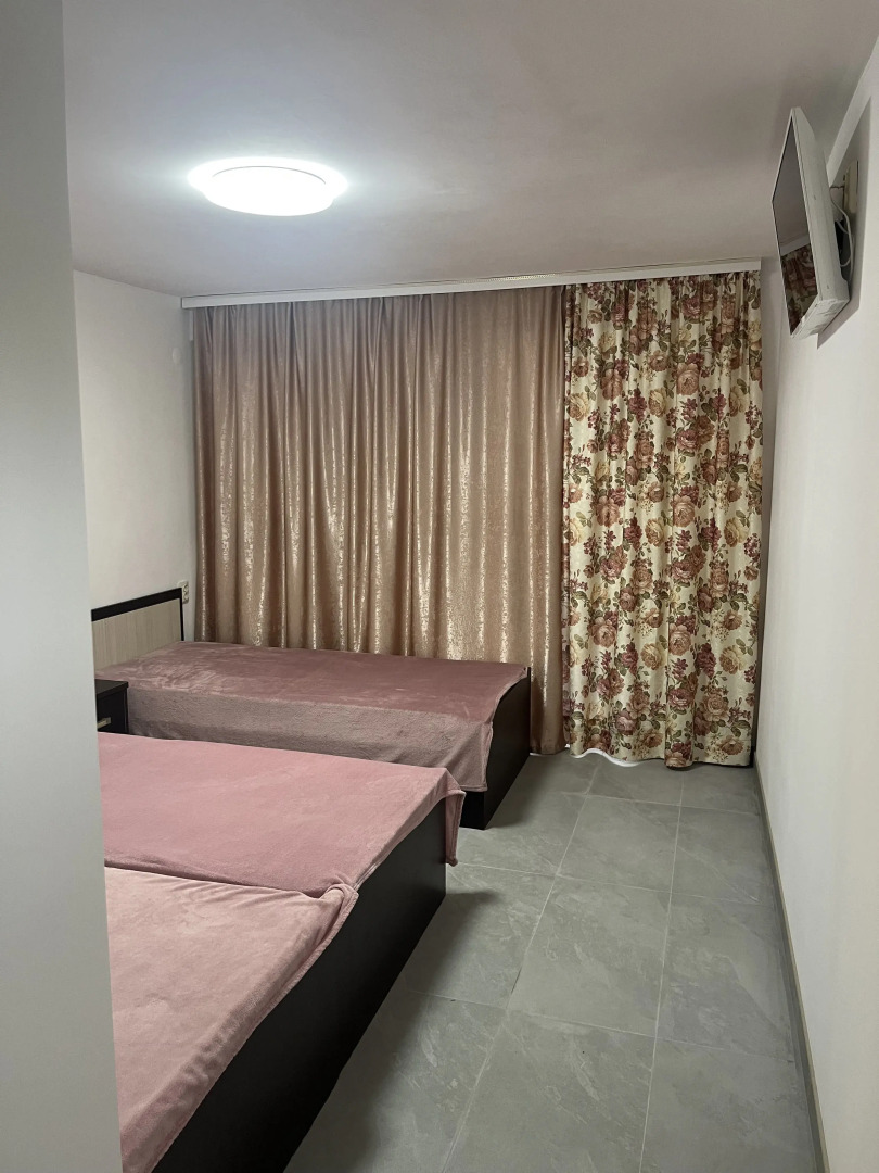 Апартаменты Стандартные трехместные с ванной комнатой