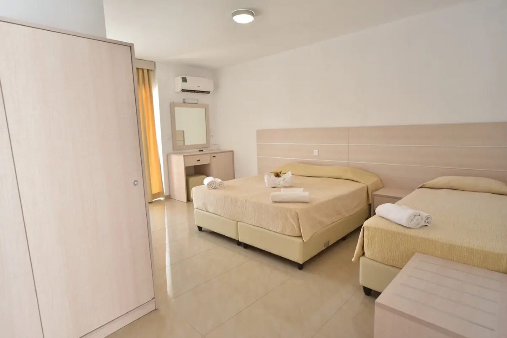 Отель Hanioti Grand Victoria