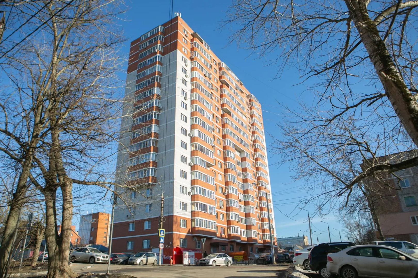 Апартаменты однокомнатные (117) Серебровская 91