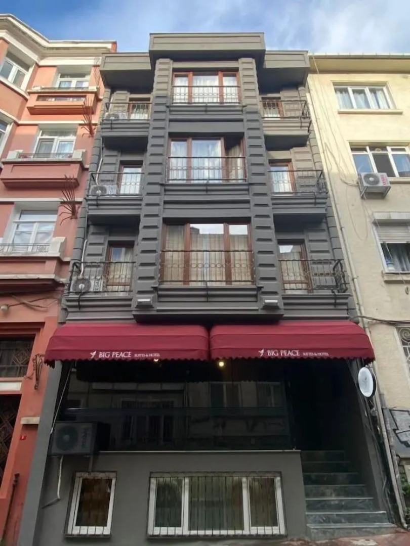 Отель Big Peace Suite