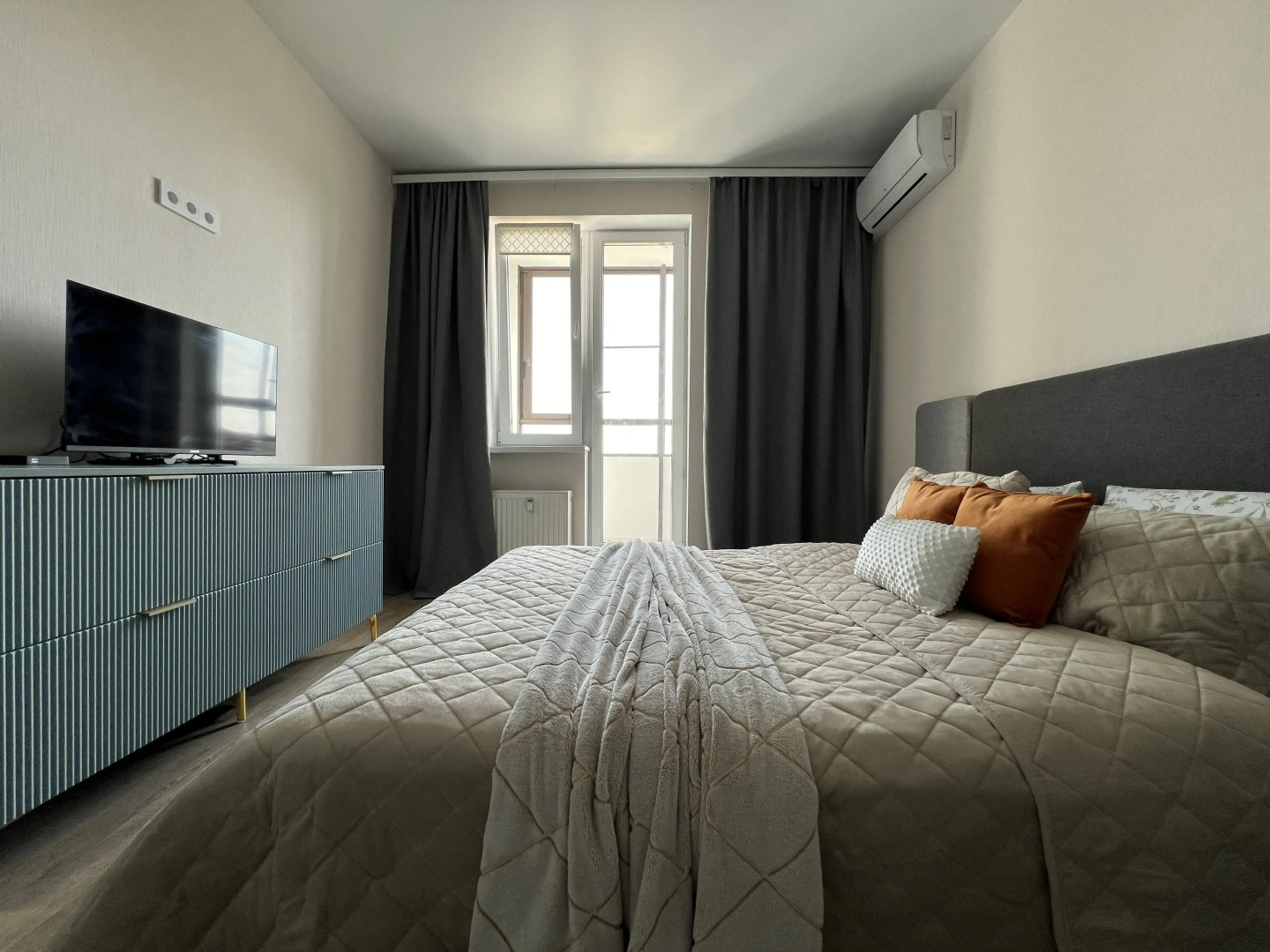 Апартаменты Евро 2-ком Логинова 7/2-488