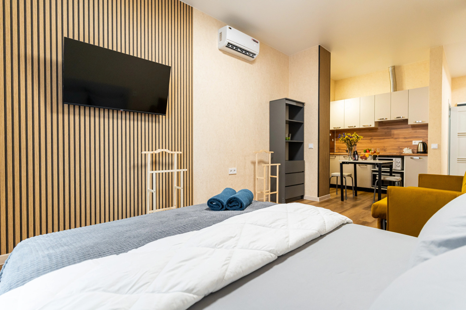 Апартаменты в Нoвоpоccийcкe c Дизaйнерcким Рeмoнтoм