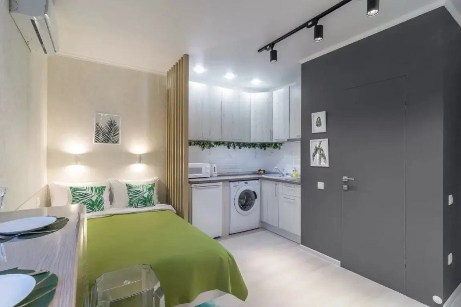 Апартаменты Студия Малахит с Парящей Кроватью