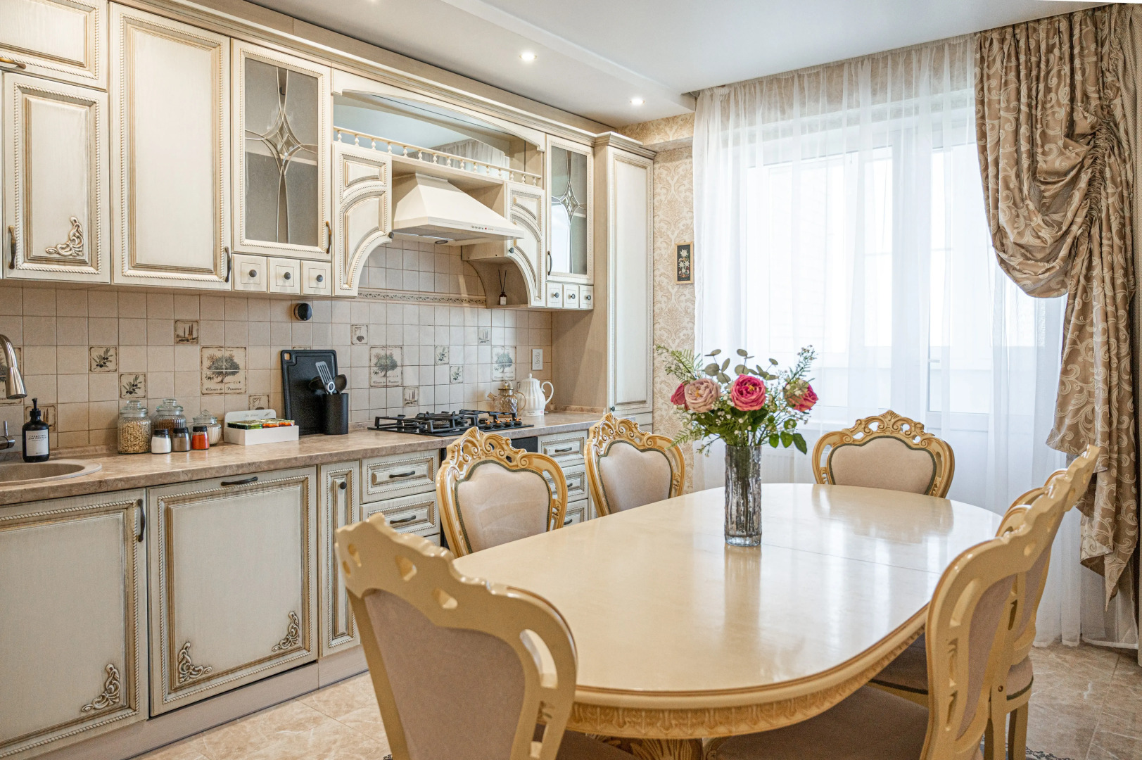 Квартира 100-метровая 3-х комнатная в современном районе