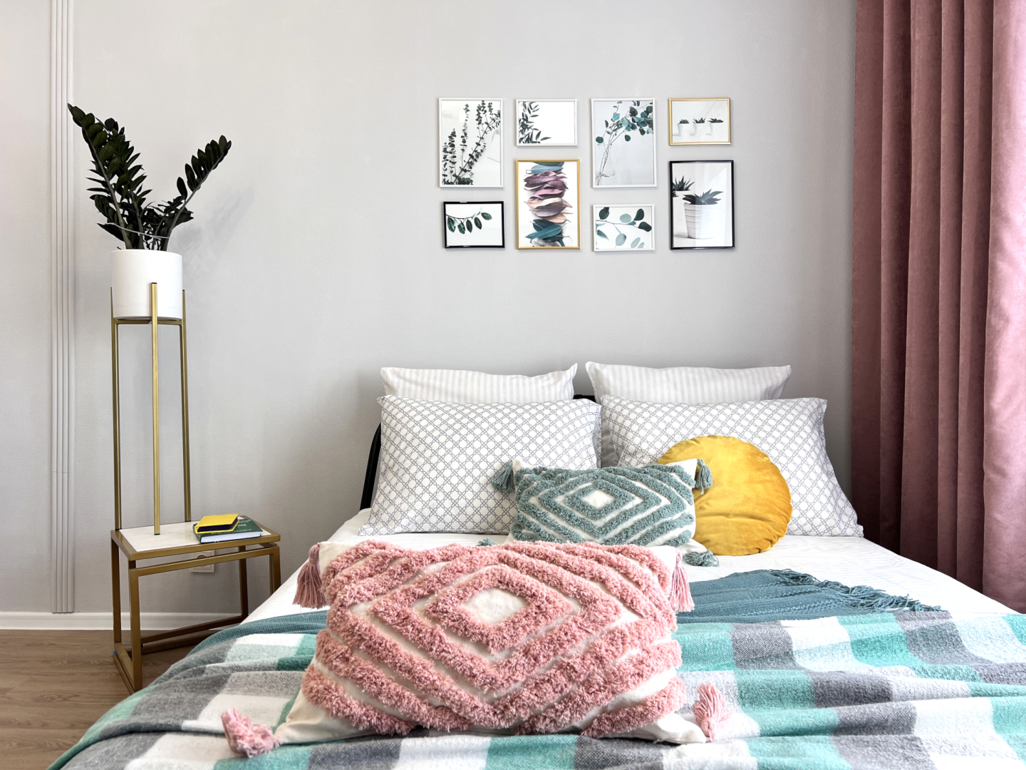 Квартира Пыльная роза в ЖК Московский квартал