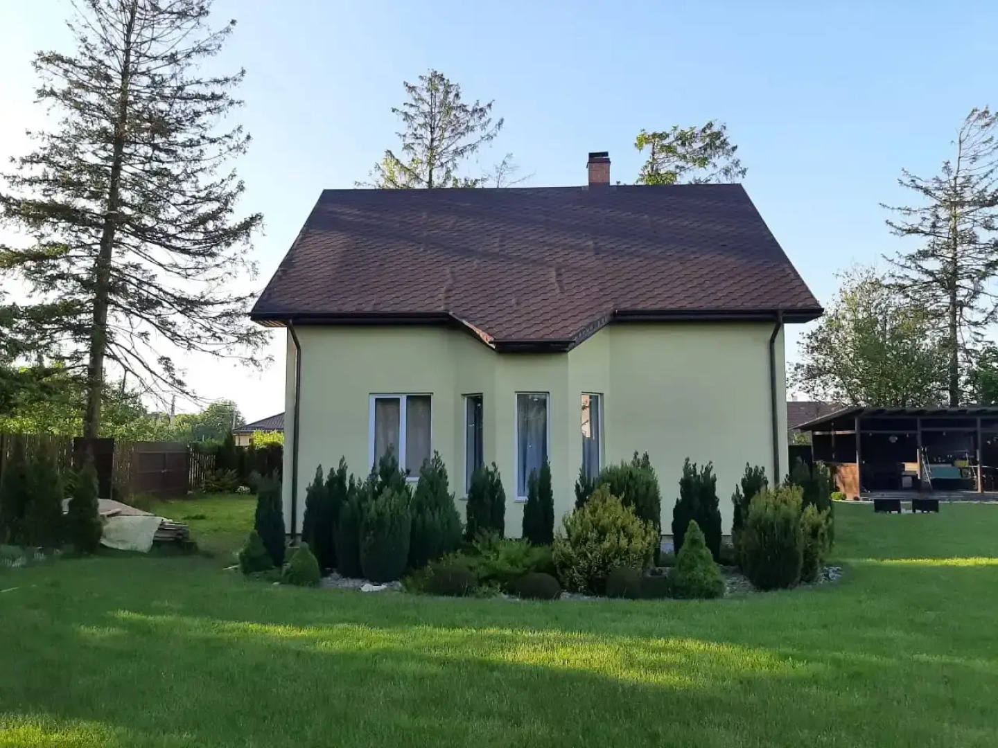 Частный дом Дом с беседкой