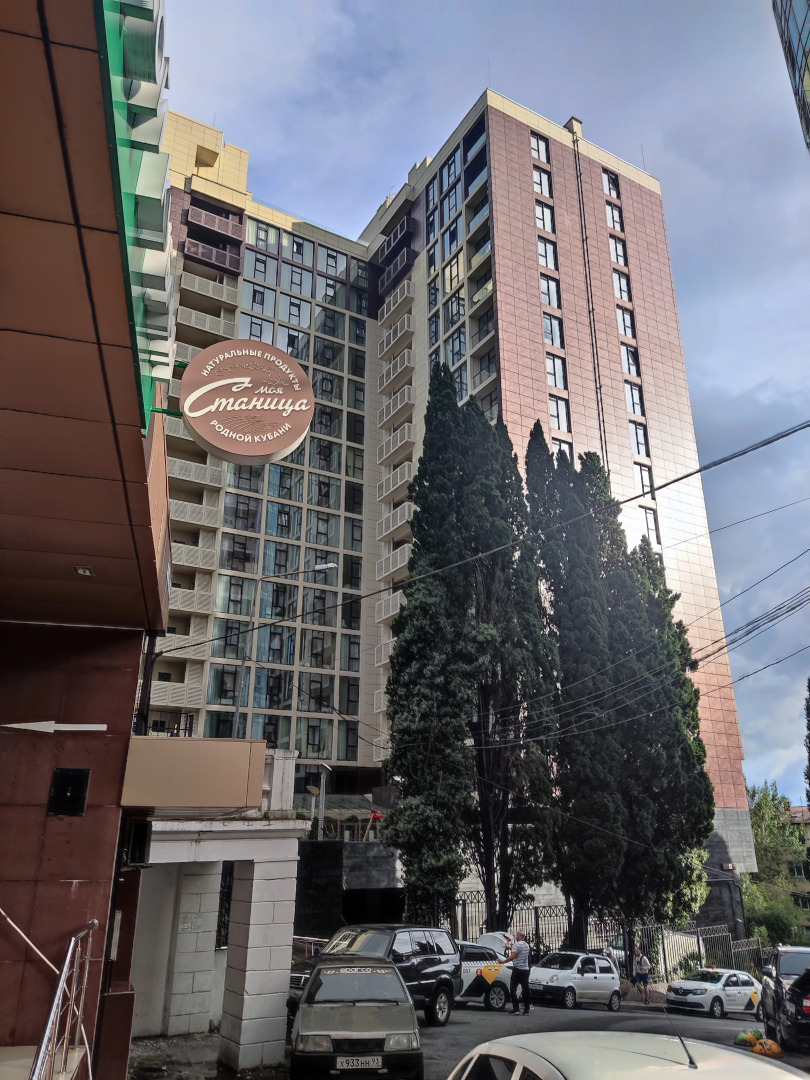 Апартаменты у Дендрария в ЖК Метрополь на самом высоком этаже, где есть бассейн