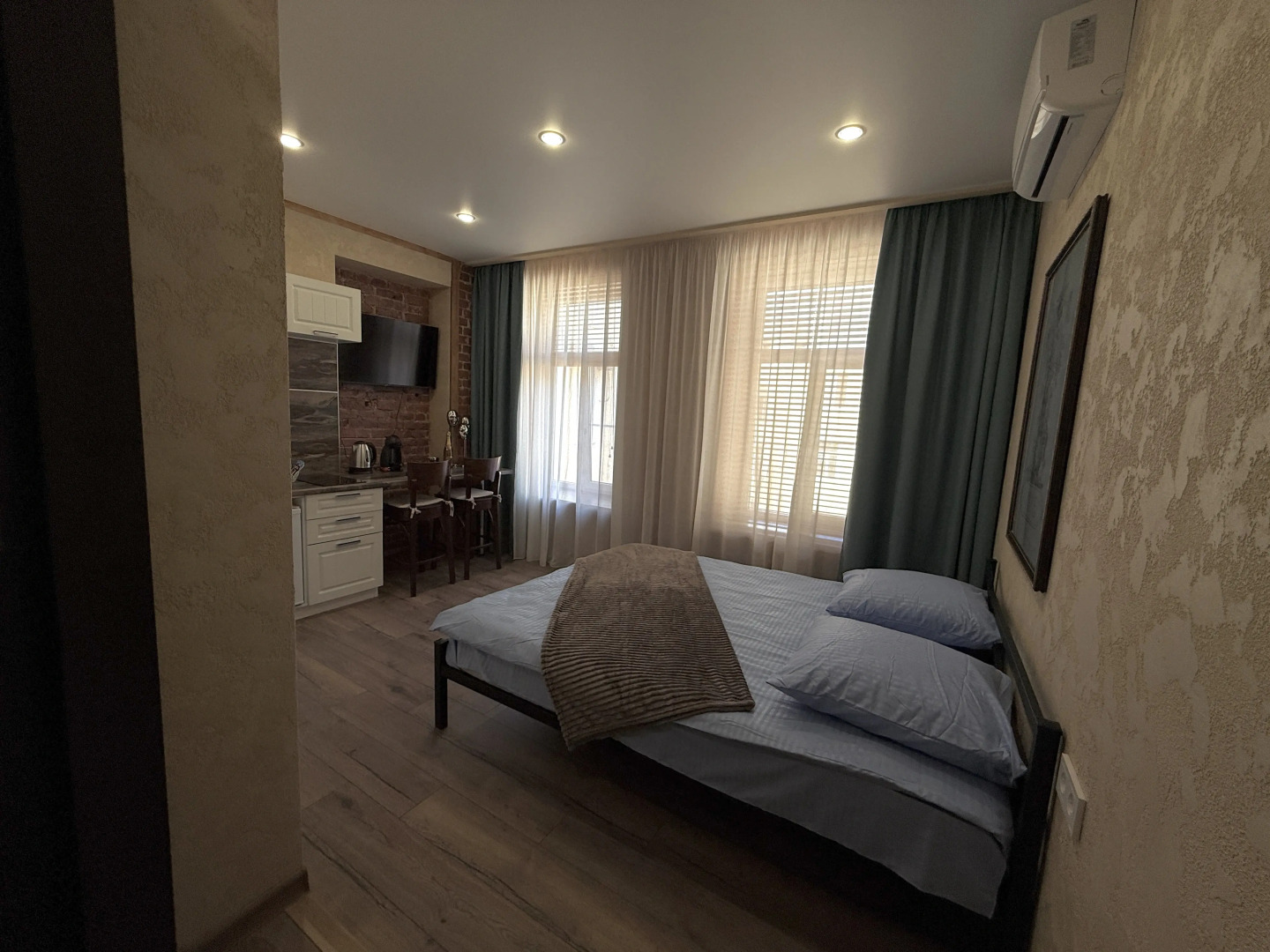 Квартира Уютная Студия Naxos от Chill&Go в Самом Центре Петербурга