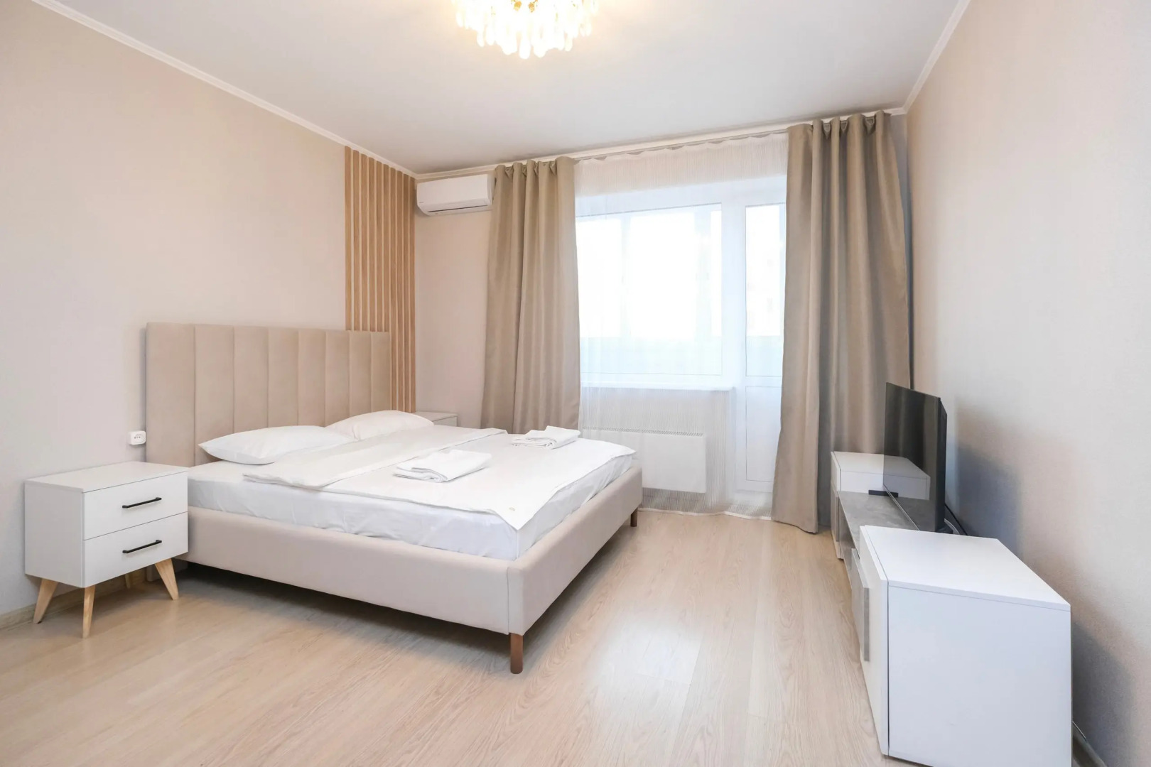 Апартаменты Домант Романова 60/1 (1)