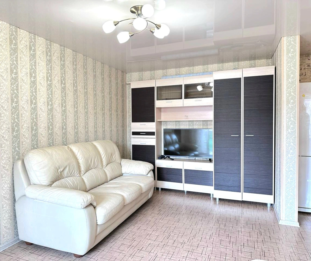 Квартира двухкомнатная в центре на Дзержинского рядом с РИАцентром