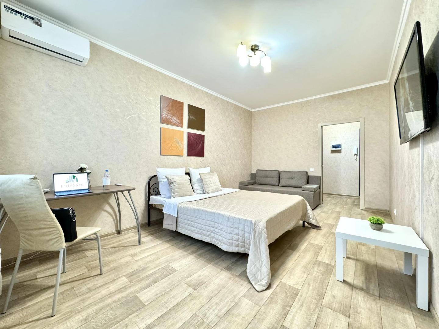 Апартаменты Уютные Возле ЖД Вокзала