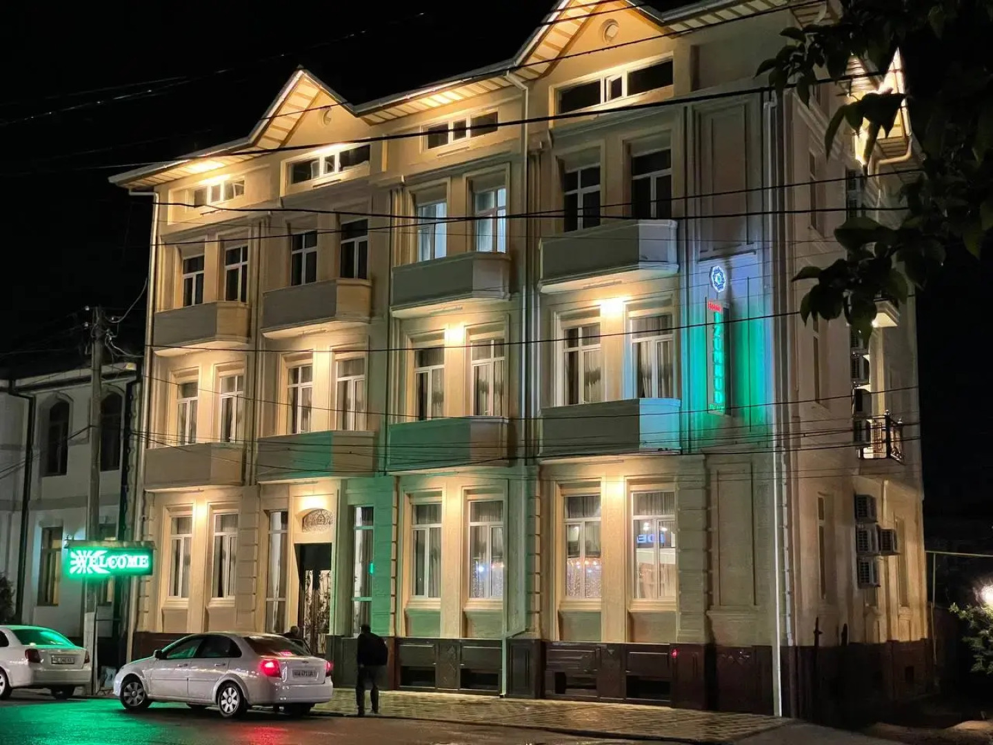 Отель Izumrud Palace