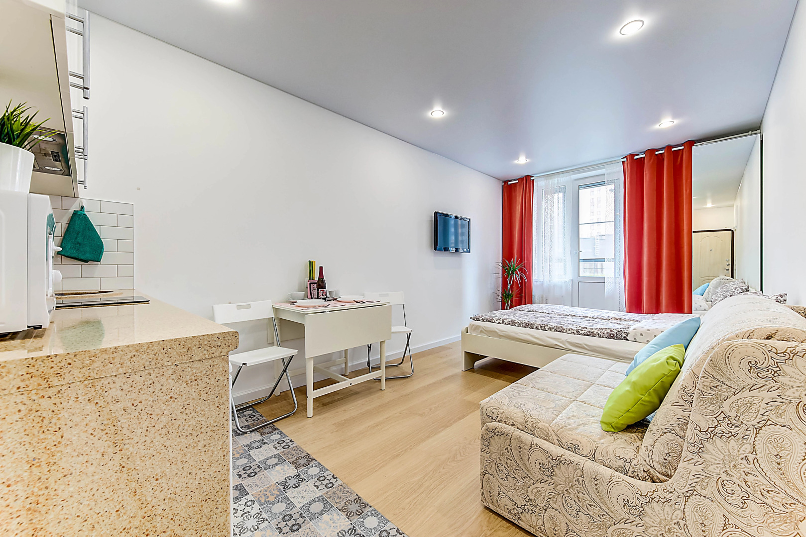 Апартаменты Red Curtains Studio