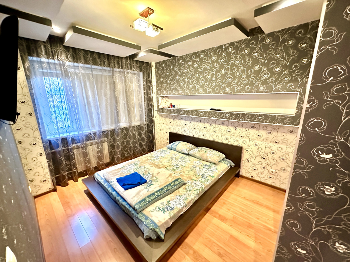 Квартира Светлая 2-комнатная: рядом гостиница Воркута и Центральная площадь