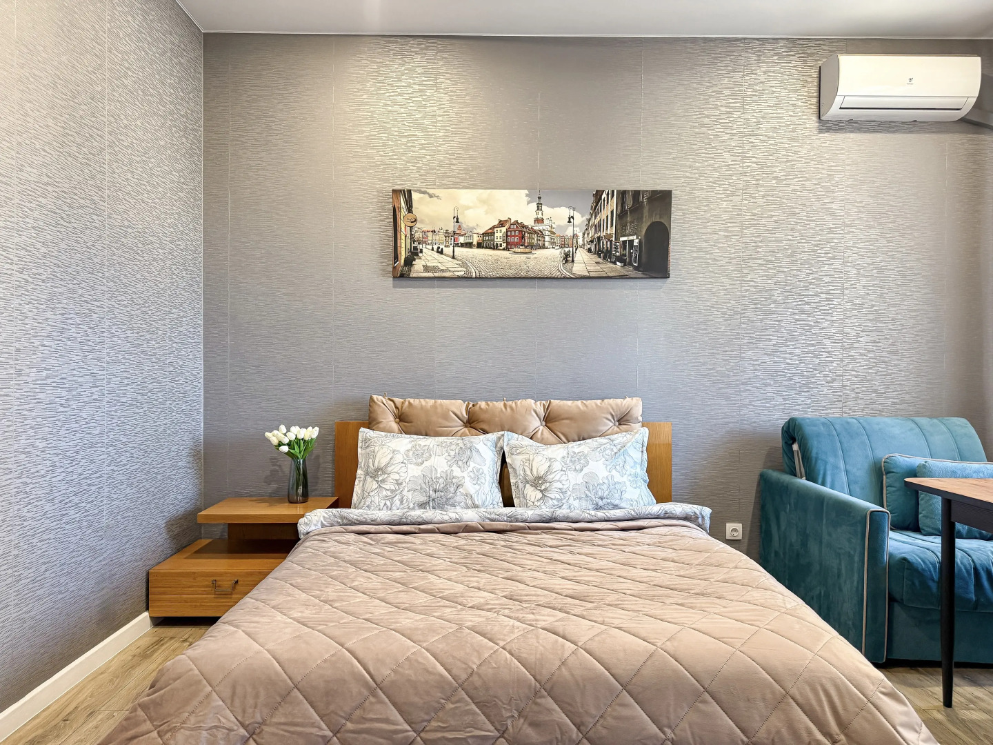 Квартира Уютная студия с потрясающим видом на море в центре