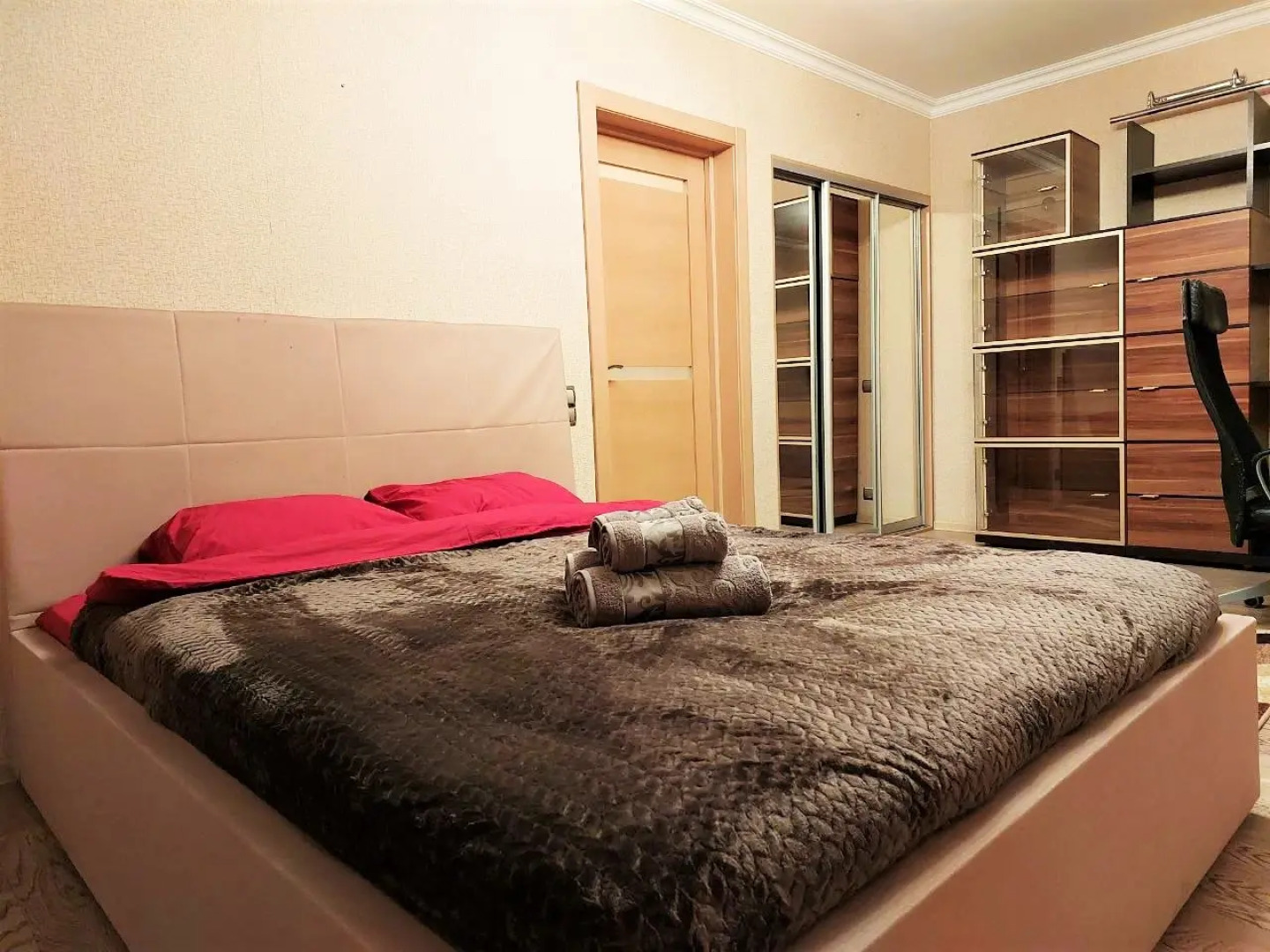 Апартаменты Уютная Однушка Возле Метро Академическая