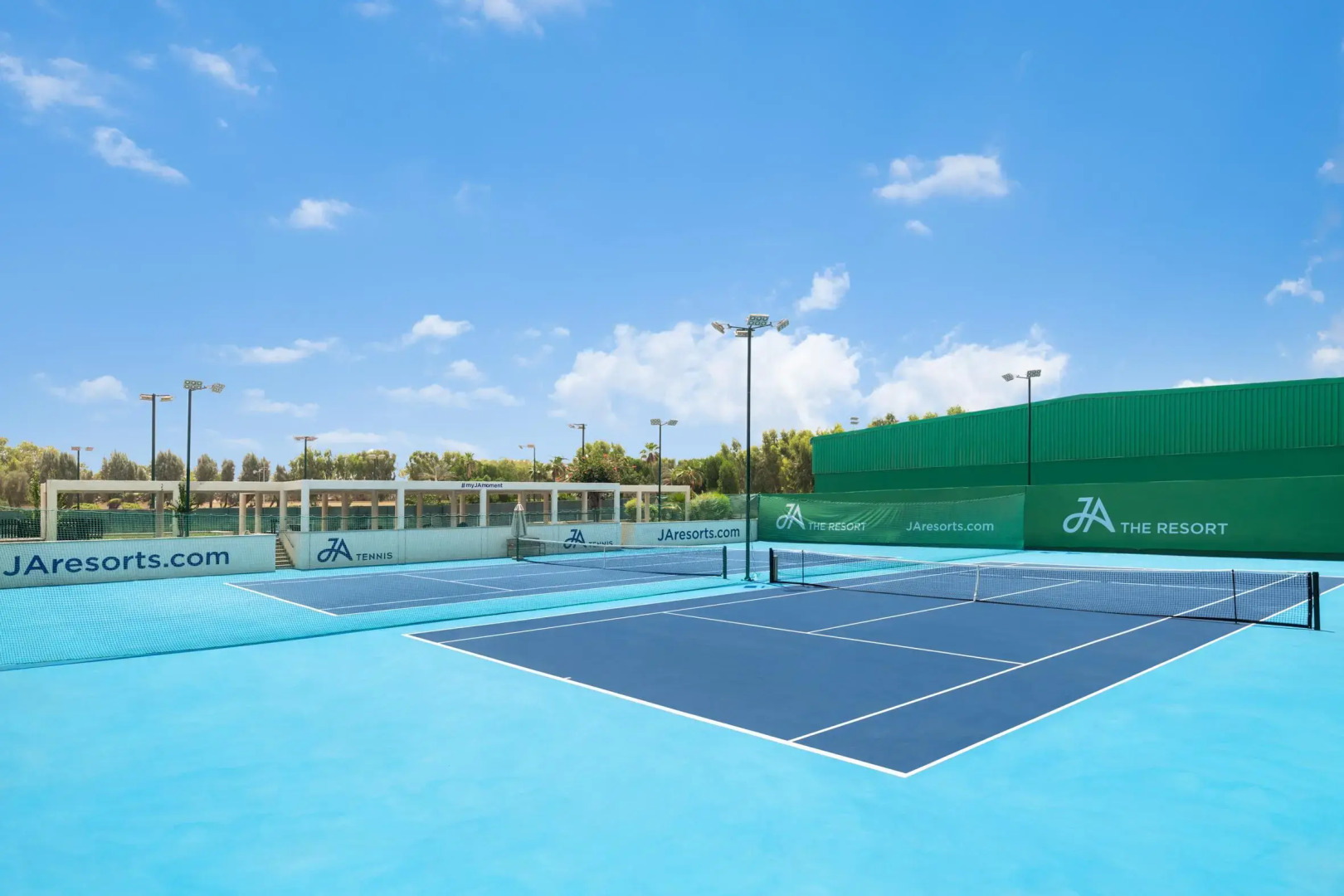 Курортный отель JA The Resort - JA Beach hotel