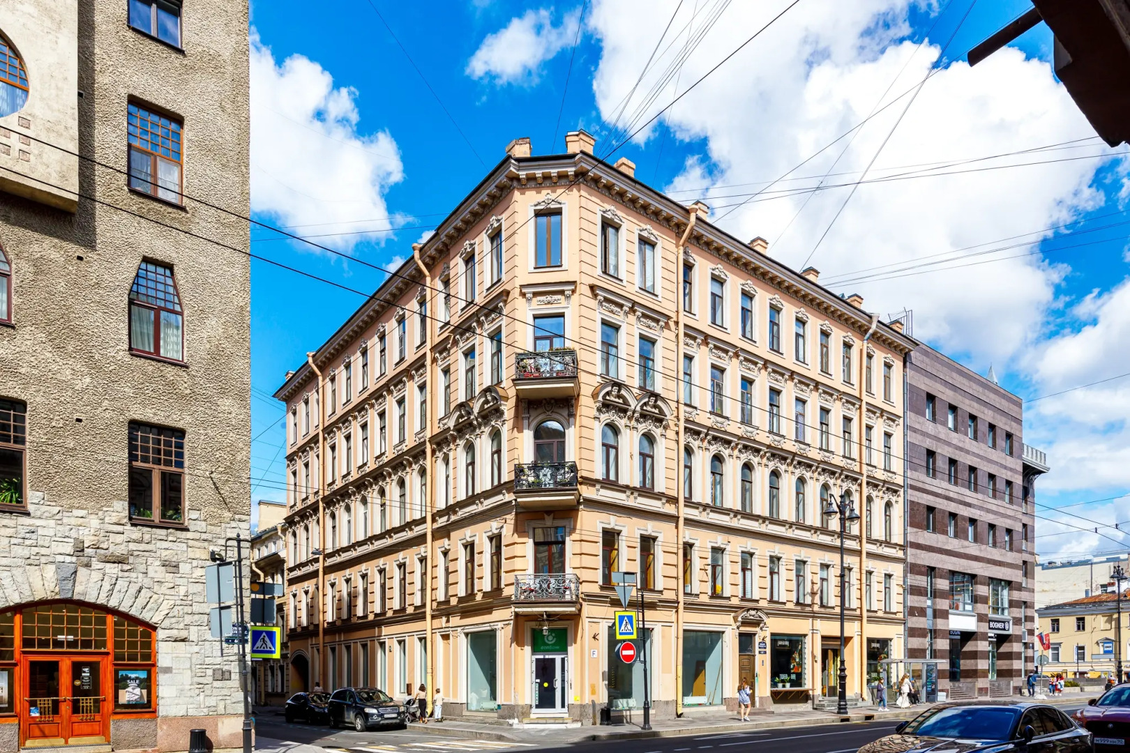 Апартаменты Roomstay комфорт плюс