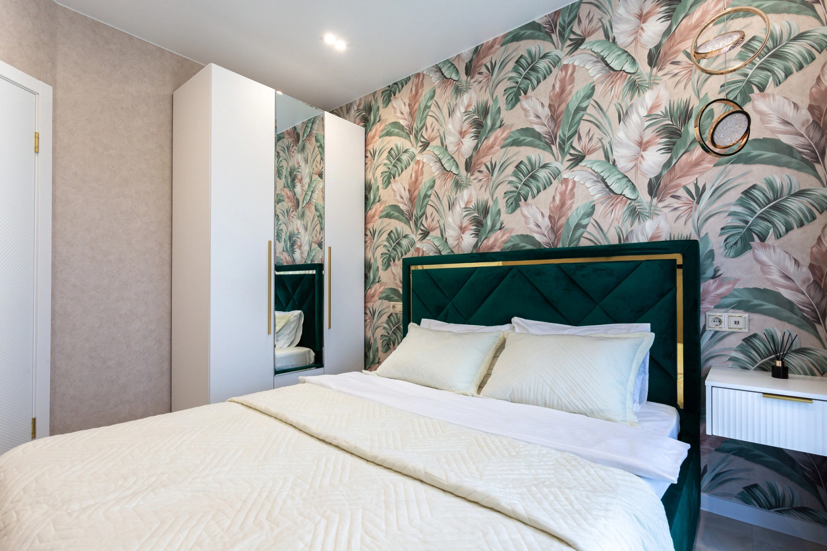 Квартира уютная двухкомнатная с балконом в мкр. Кудепста