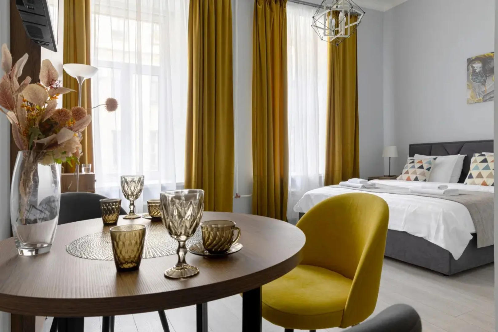 Апартаменты Гриджо с диваном R&B на Рубинштейна