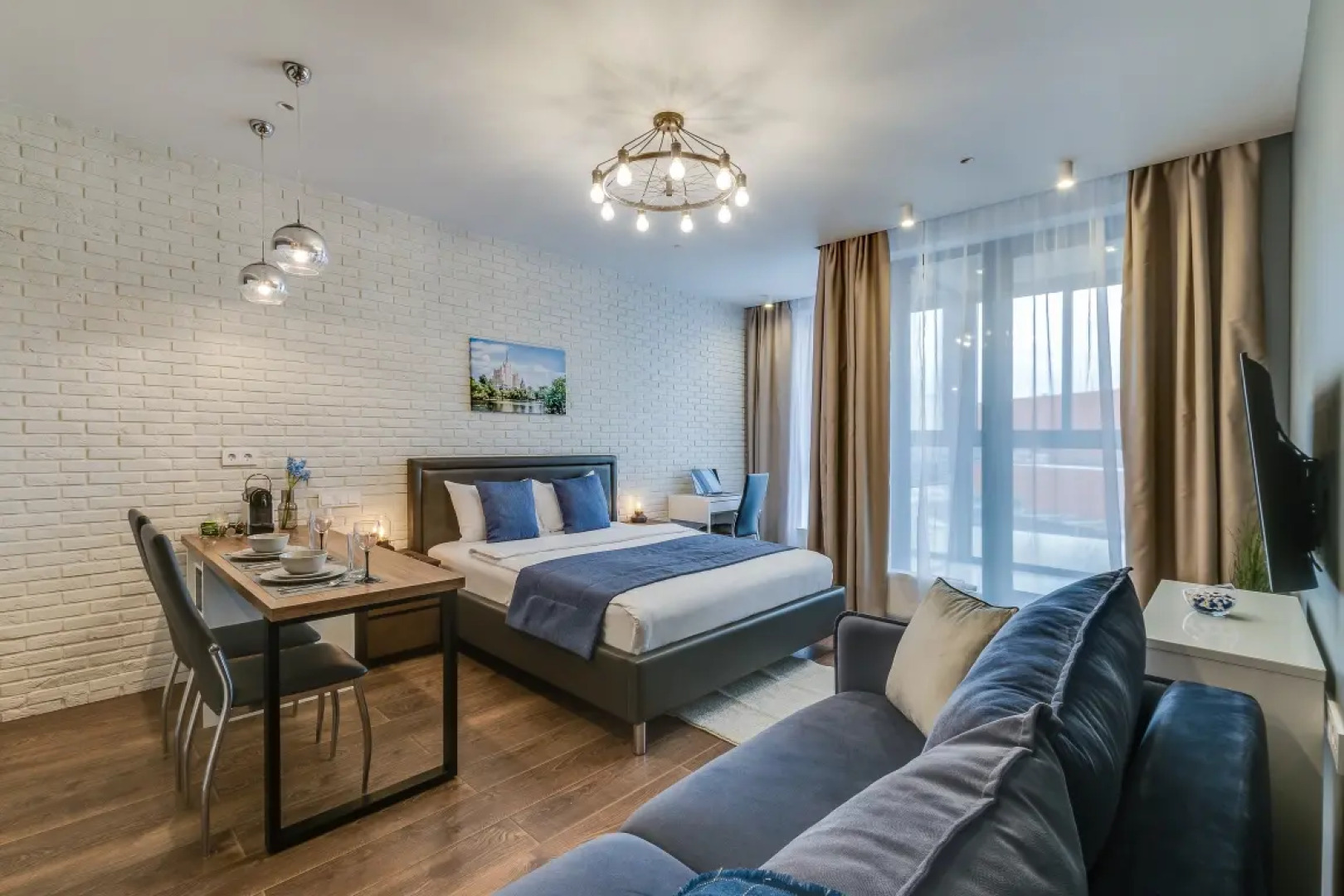 Апартаменты Улучшенные с Балконом и Видом на Парк Business Apartments