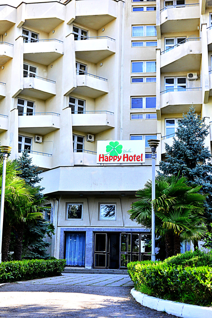 Happy Hotel