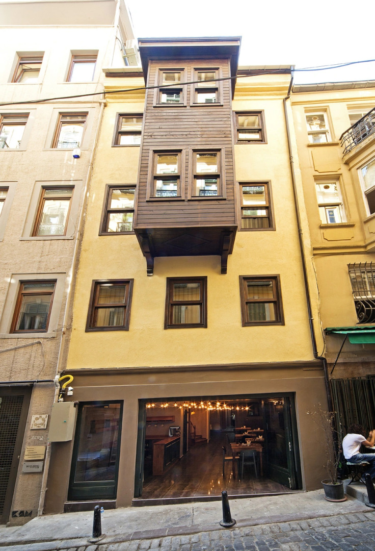 Meroddi Galata Mansion