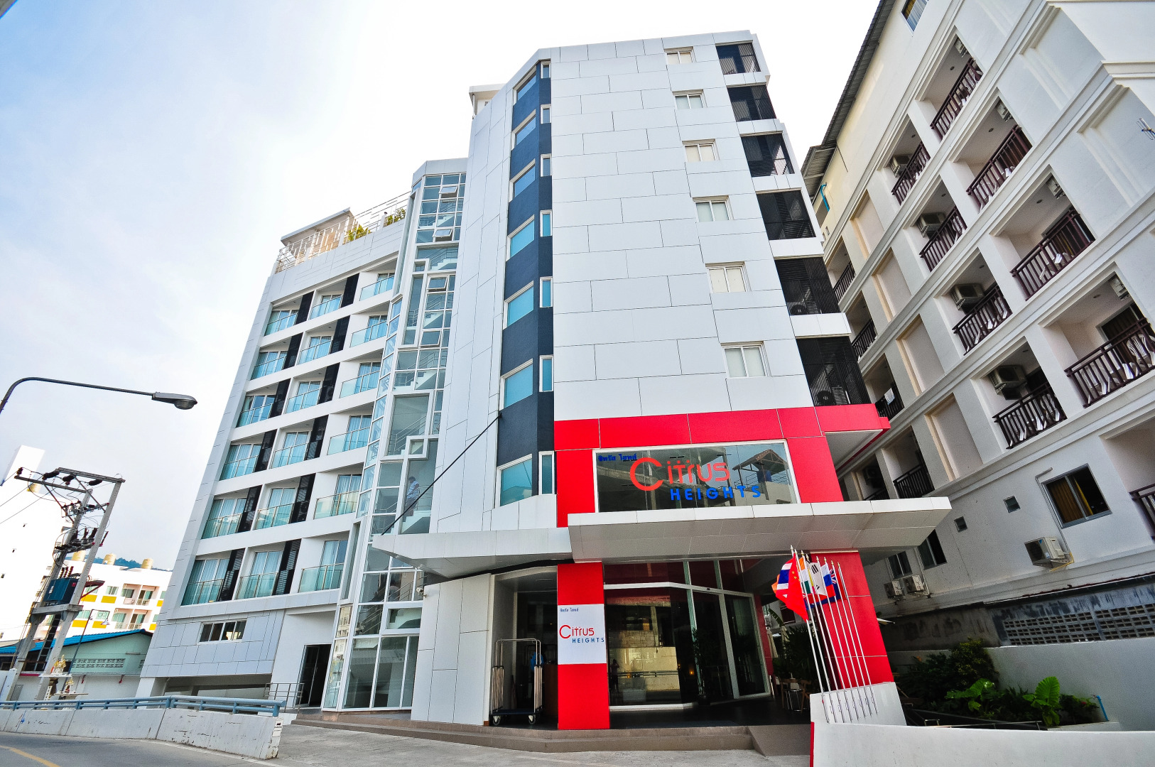 Отель The Ashlee Heights Patong Hotel & Suites