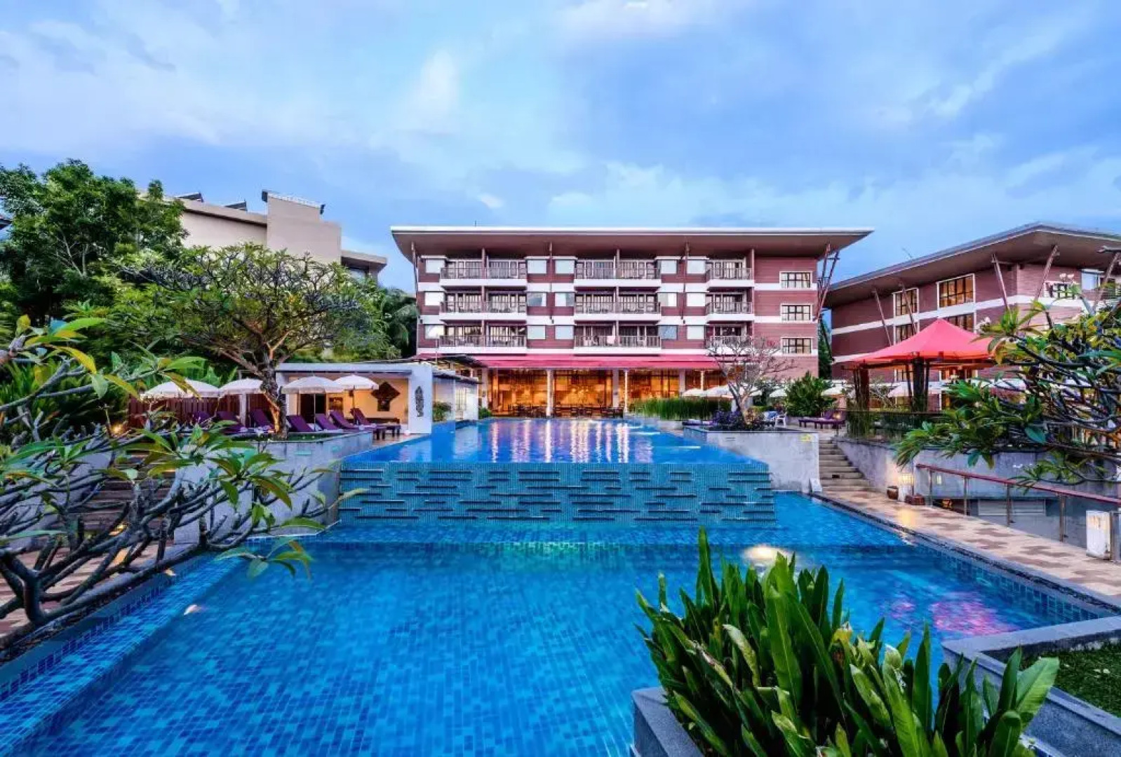 Peach Blossom Resort & Pool Villa