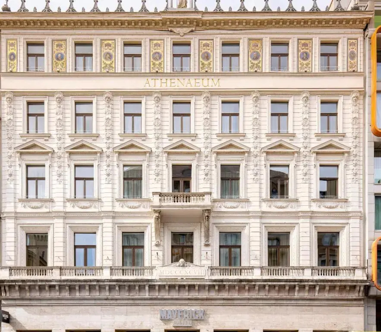 Отель Maverick Athenaeum