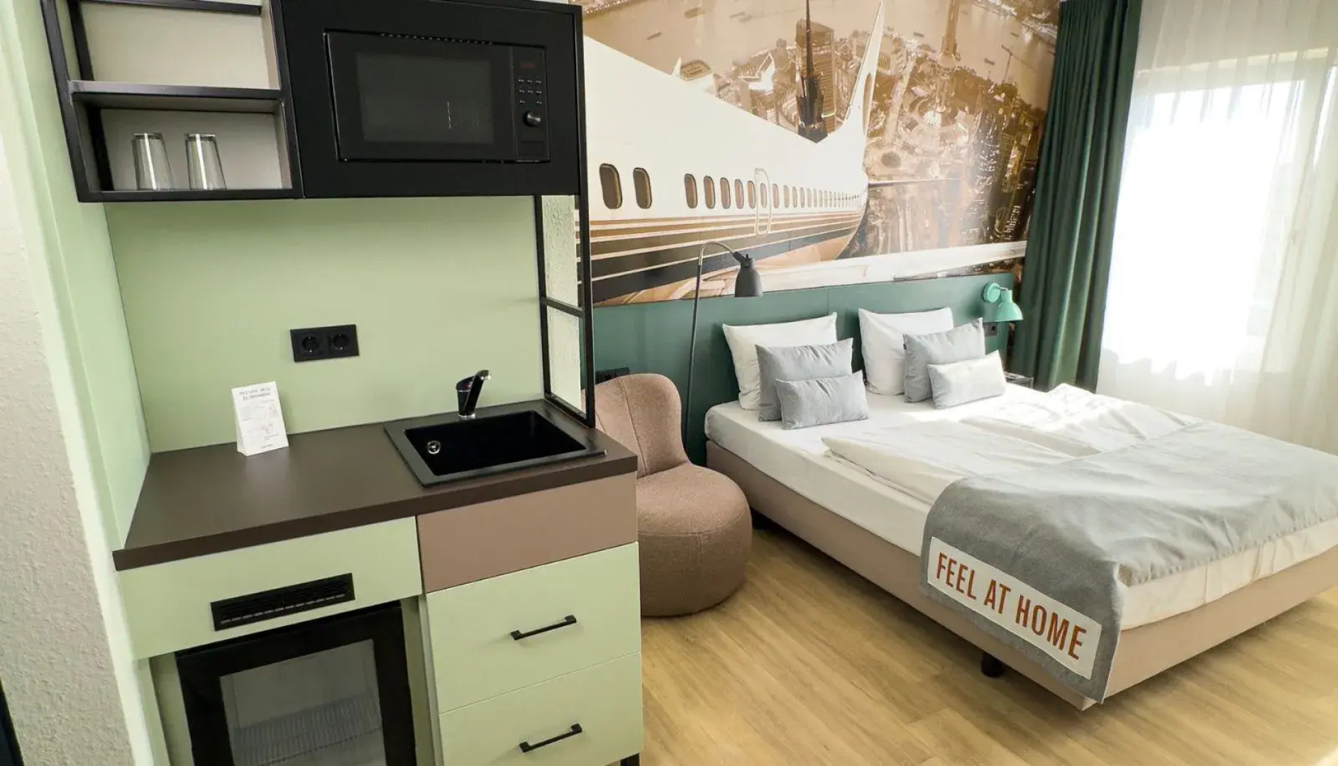 Отель Coffee Fellows Frankfurt-Airport