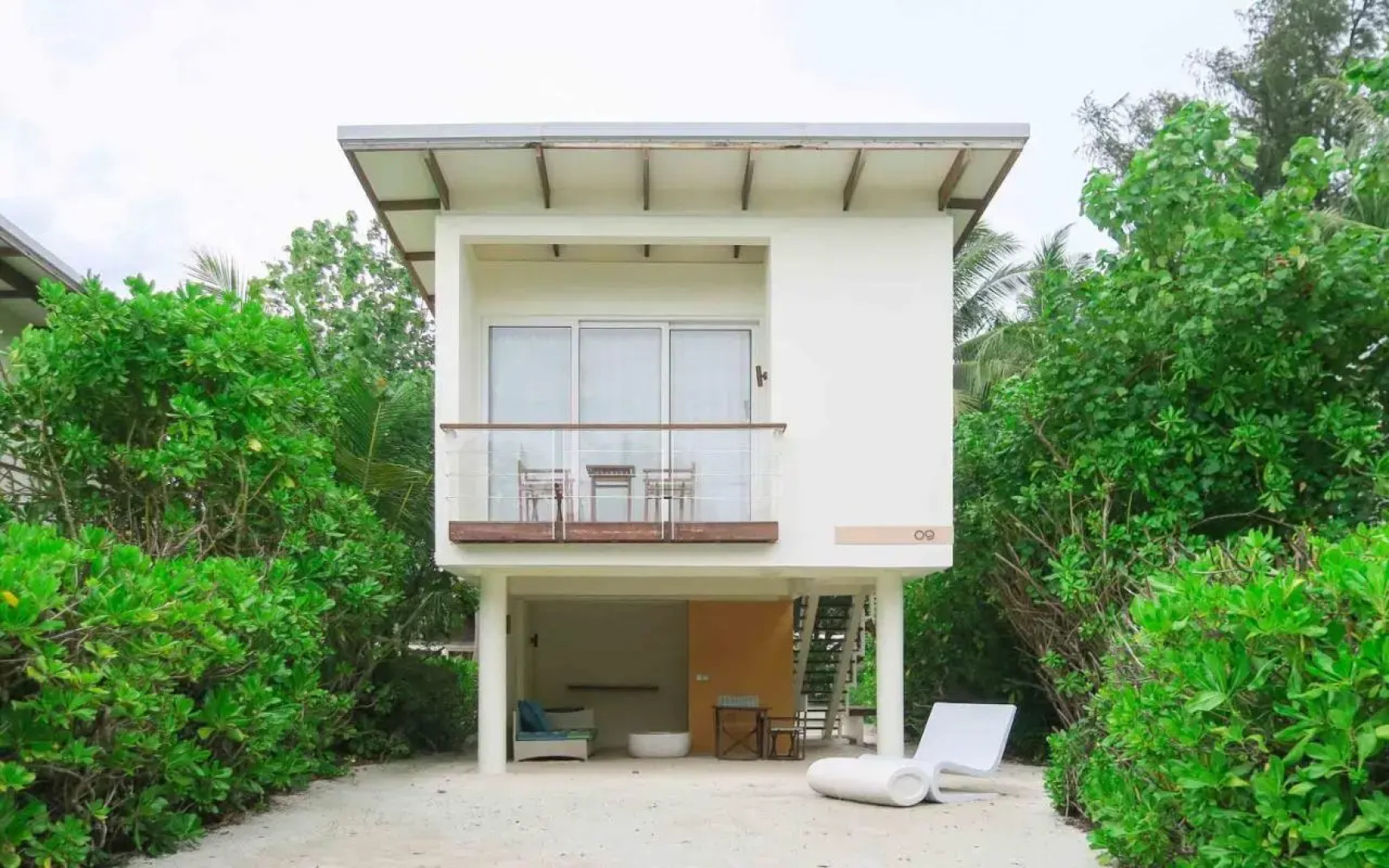 Holiday Inn Resort Kandooma Maldives by IHG