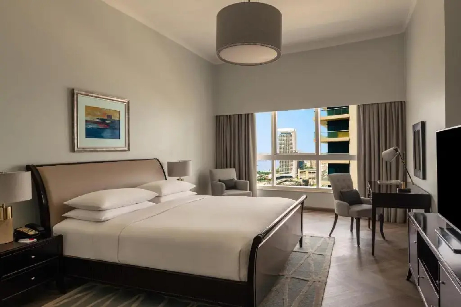 Dubai Marriott Harbour Hotel & Suites