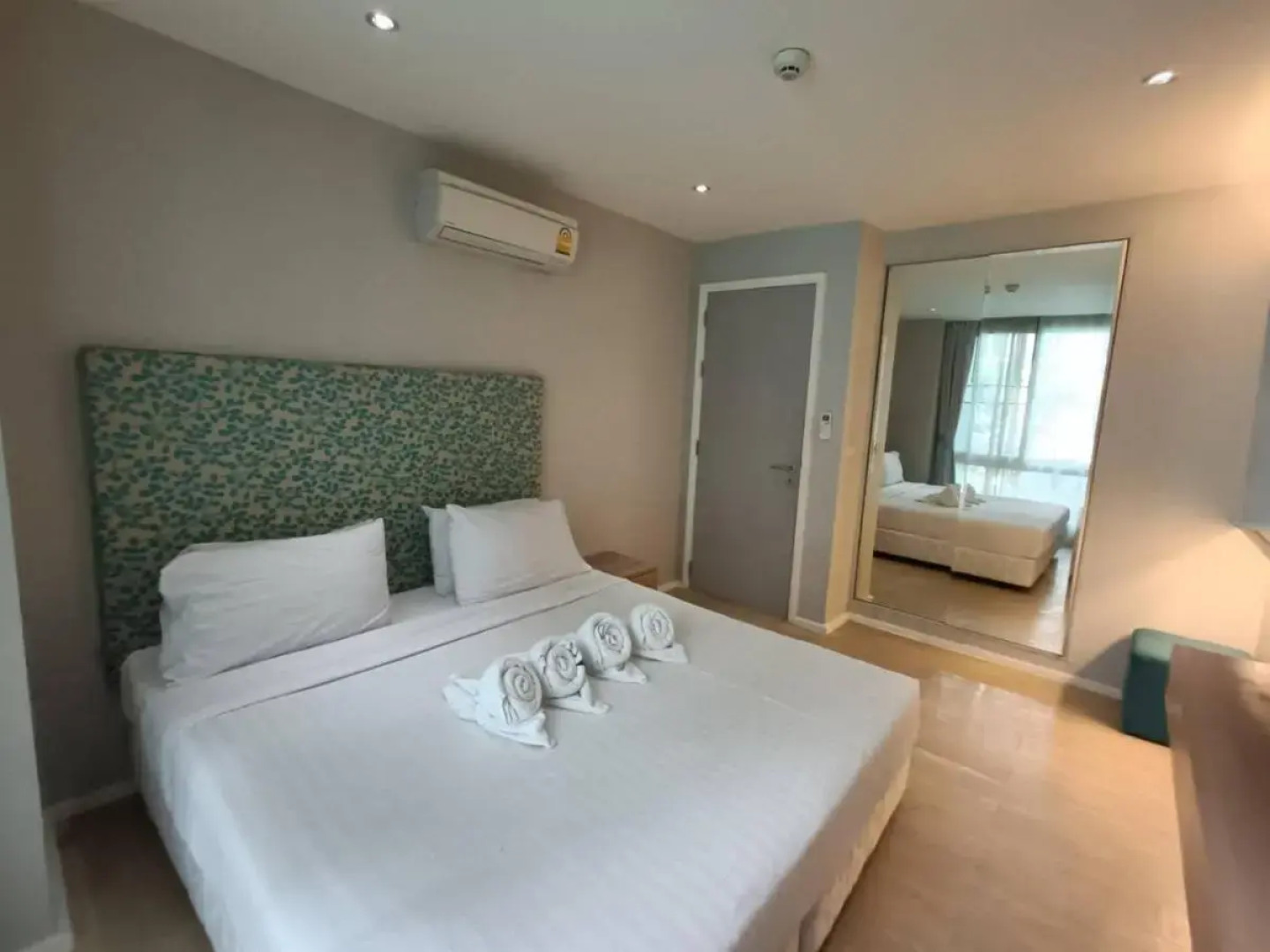 Atlantis Condo by Sompong