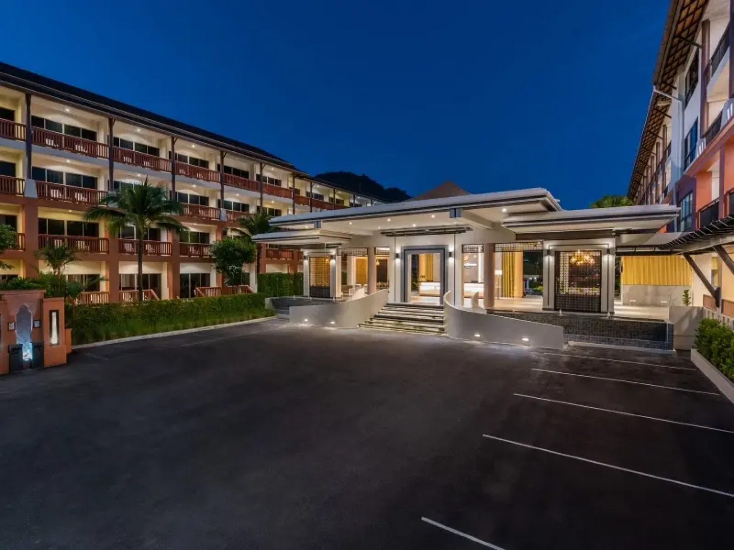 Kata Sea Breeze Resort