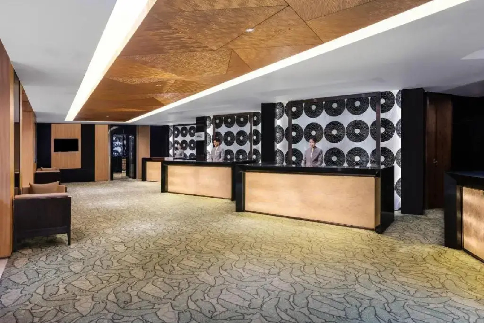 Отель Courtyard by Marriott Shanghai Central