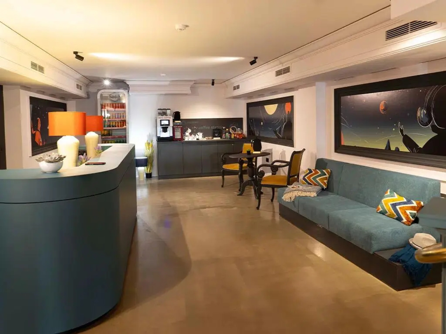 Introvert Maria Luisa