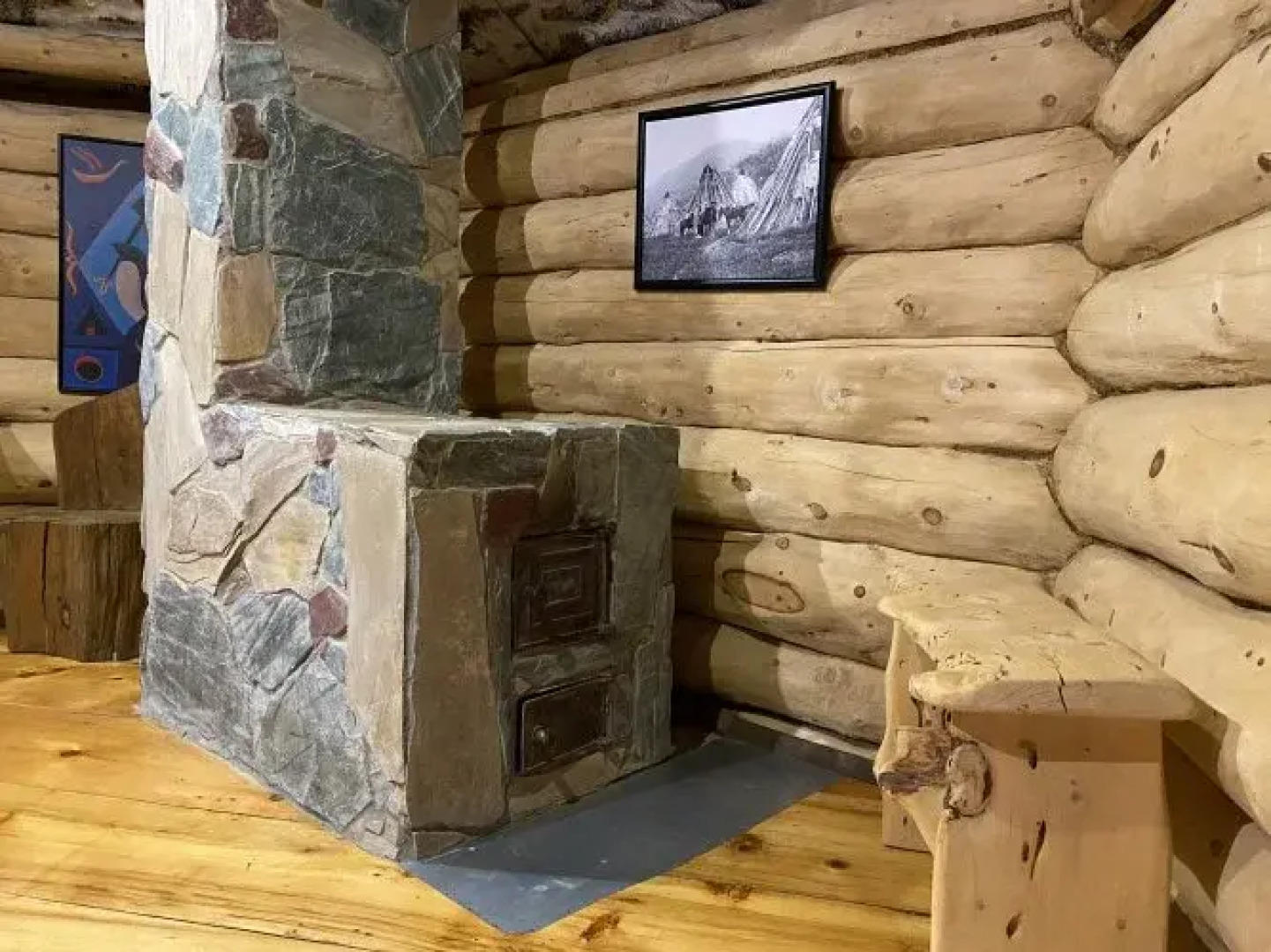 Etnopark Zelyonyij Ostrov Hotel