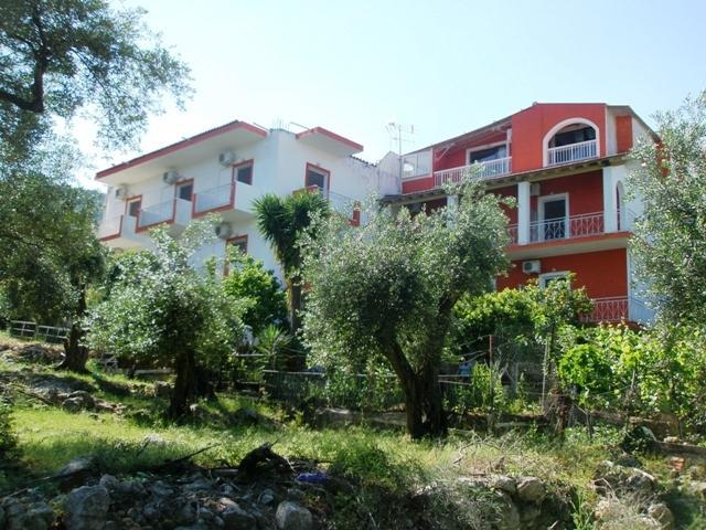 Alexandros Studios & Apartments