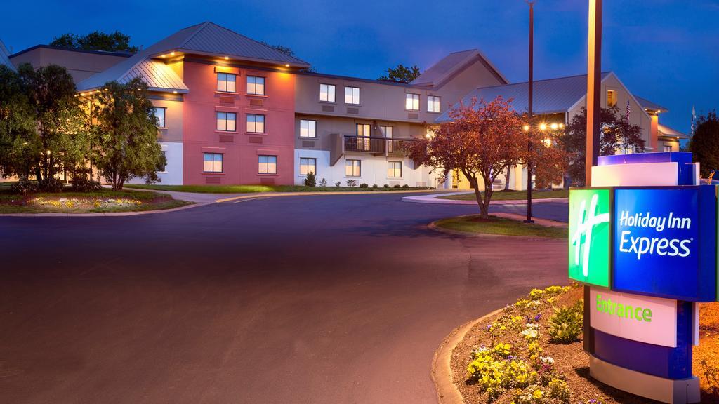 Holiday Inn Express Nashville Airport