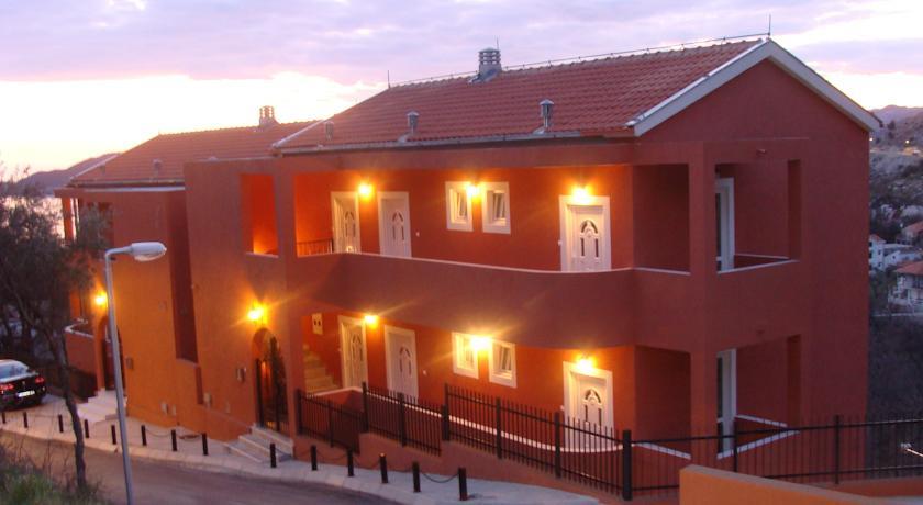 Alessandra Apartments