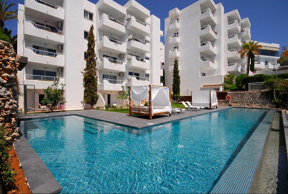 Ferrera Beach Apartments