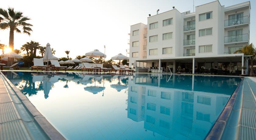 Frixos Suites Hotel Apartments