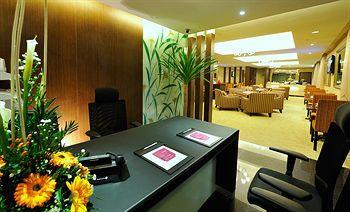 69368Holiday Inn Express Barcelona — Sant Cugat