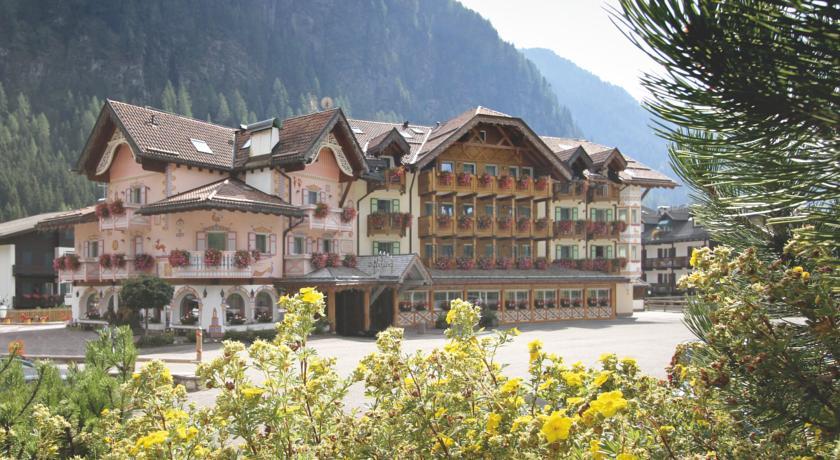 57256Loewen Hotel Montafon